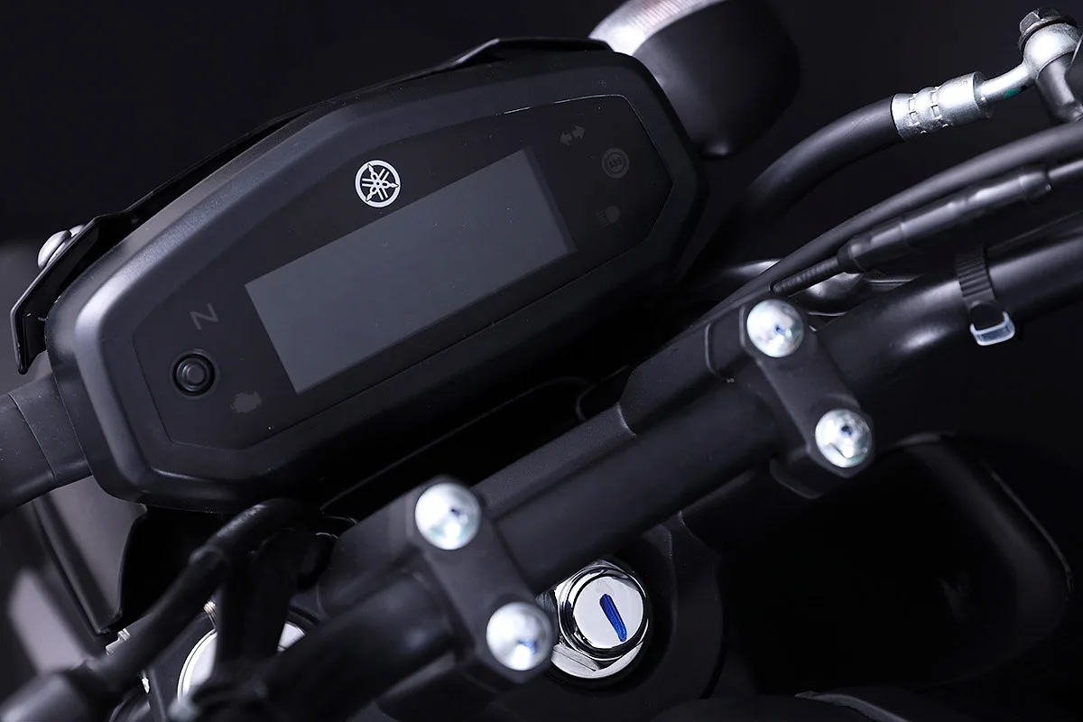 Tablero y encendido de la Yamaha FZ15