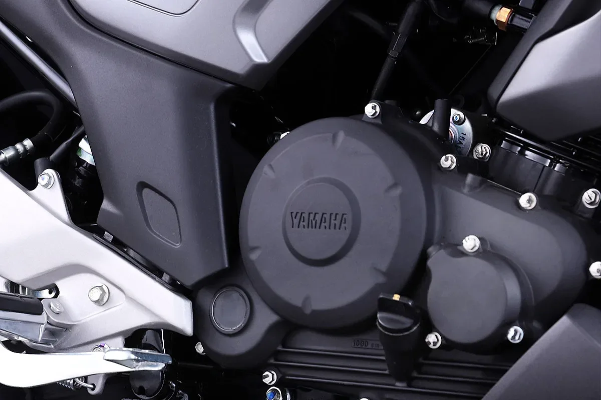Motor de la Yamaha FZ15 refrigerado por aire